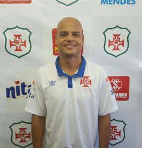 Segundona: Robert, ex-Santos, é apresentado como auxiliar da Portuguesa Santista