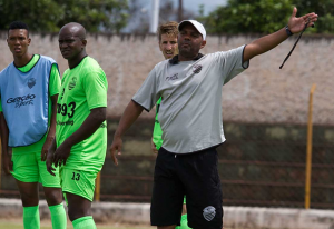 Paulista A3: Torcida do Comercial protesta após derrota por 3 a 0 para o São Carlos