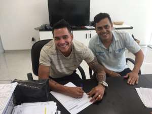Paulistão: Giovanni Augusto é oficializado e assina com o Corinthians até 2019
