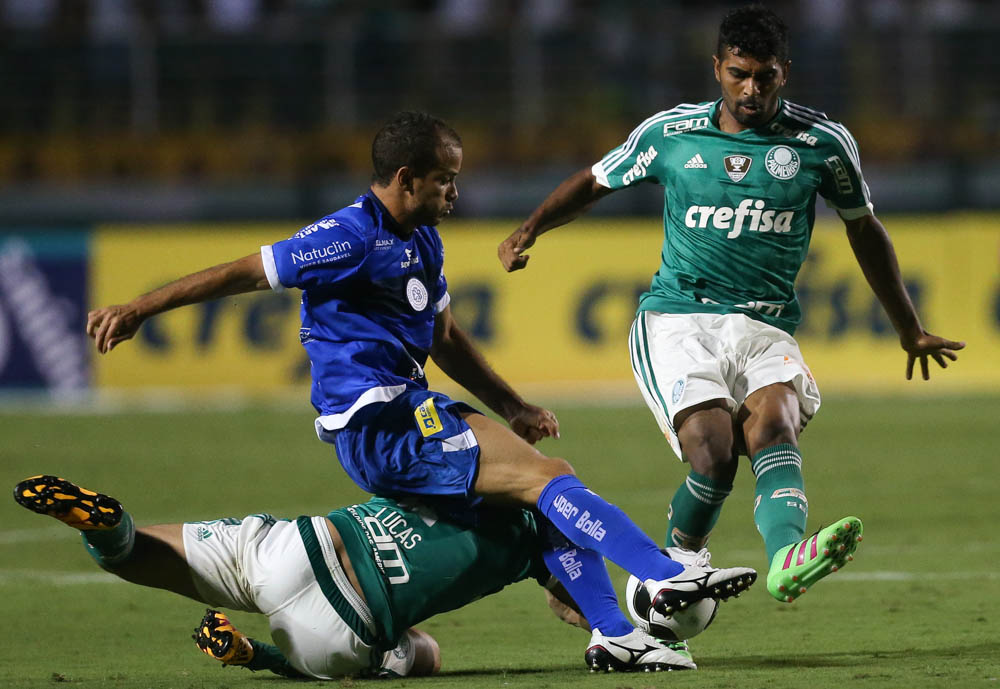 O meia Morais do São Bento (foto) marcou bonito gol após falha do zagueiro Leandro Almeida. Foto: palmeiras.com.br