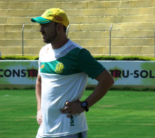 Moisés Egert ainda tem uma dúvida no meio-campo para escalar o time titular que vai enfrentar o Rio Branco nesse sábado