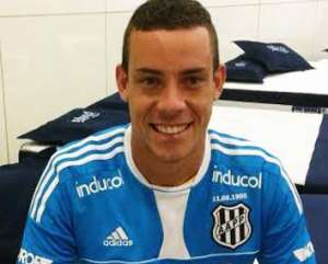 Ponte Preta queima dois goleiros e confirma César, o terceiro reserva do Flamengo