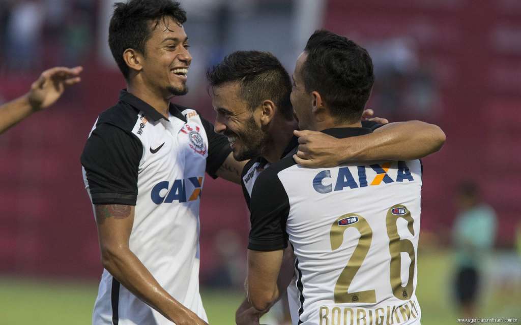 Corinthians tenta a terceira vitória seguida