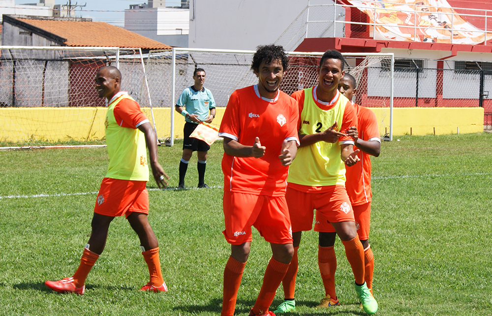 Gueguel foi o nome da goleada do Falcão, com dois gols e uma assistência (foto: Fabio Giannelli / Soccer Digital)