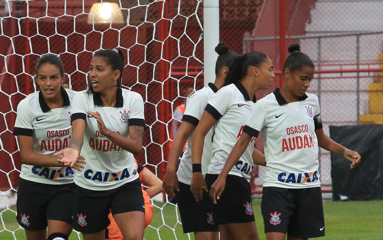 São Paulo vence Botafogo-SP e carimba classificação para as