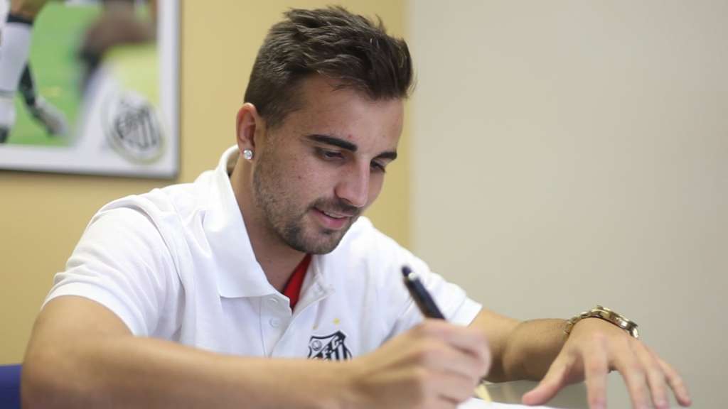 Ponte Preta sonha com meia Rafael Longuine do Santos para o Brasileirão