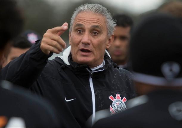 Tite já tem um esboço do time titular que vai enfrentar o São Paulo nesse final de semana 