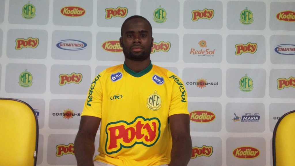 O zagueiro William Thurram foi apresentado e já vai para a partida