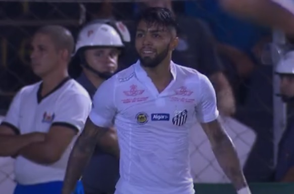 Gabriel abriu o placar para o Santos, mas deixou o campo não contente com a substituição