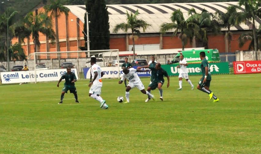 Caldense cai no Uberlândia