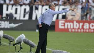 Paulistão: 'O nível de desempenho está acima do que eu esperava', admite Tite após vitória