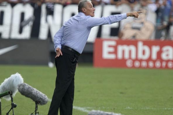 Mesmo com a saída de jogadores importantes, Tite afirmou que ficou surpreso com o rendimento na equipe do Corinthians nos primeiros jogos do estadual