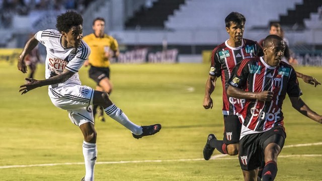 A Ponte Preta apresentou um futebol ruim e escapou da derrota aos 45 minutos do segundo tempo - Fábio Leoni/Ponte Press