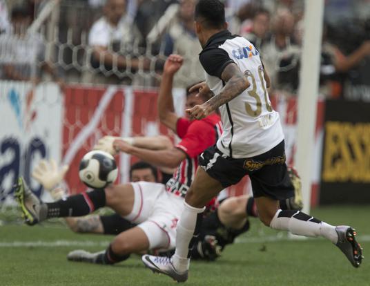 Olha o que Lucão aprontou...Fotos: Corinthians = Oficial