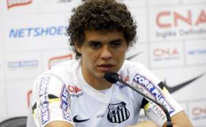 Paulistão: Antes de clássico, Victor Ferraz nega 'rusgas' do Santos com o Palmeiras