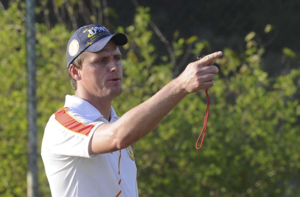 O técnico José Luiz Drey faz sua estreia nesta quarta-feira