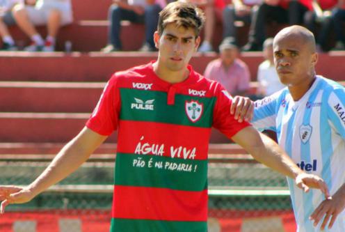 Luan Peres ajudou a Portuguesa a vencer o Velo Clube