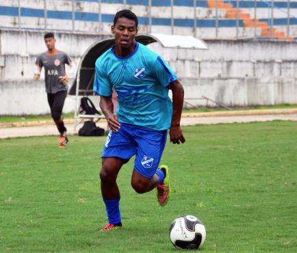 O lateral do Taubaté, Carlinhos exaltou a retomada das vitórias do clube no estadual