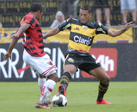 Oeste marcou muito bem o Novorizontino, ainda sem vencer no Paulistão. Foto: William Lima