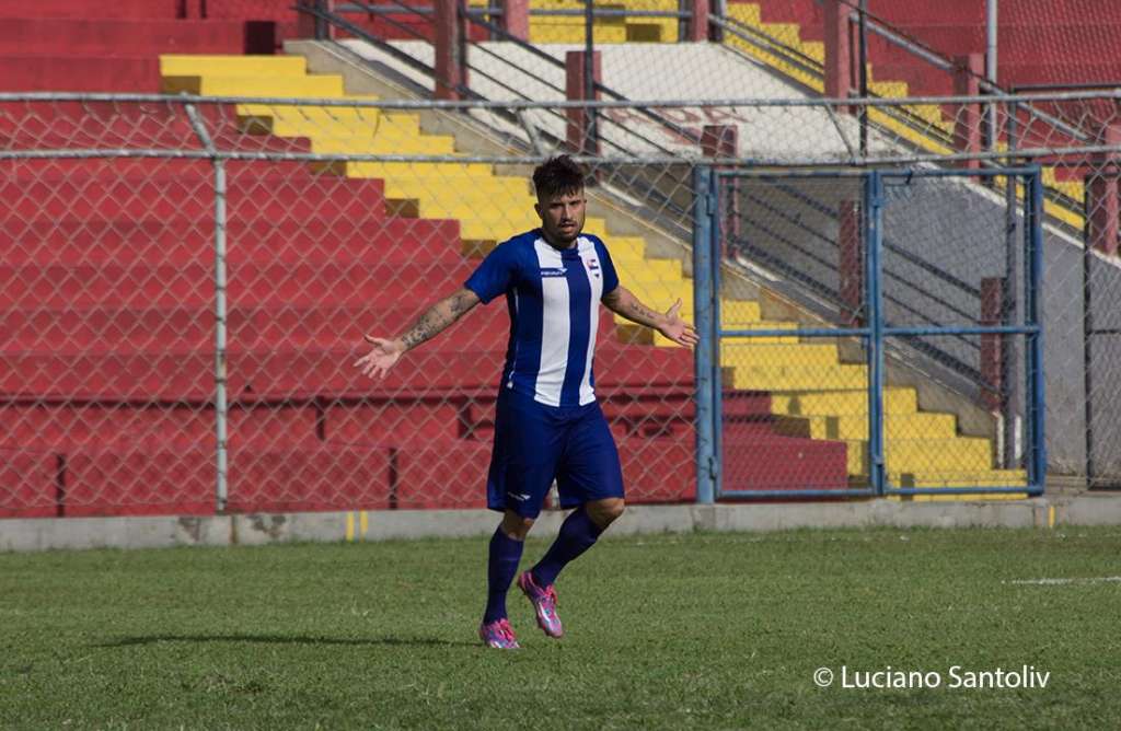 Victor Sapo foi o nome do jogo na vitória por 3 a 1 sobre o Comercial. (Foto: Luciano Santoliv / ANAC)