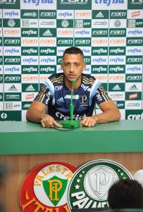 Paulistão: Zagueiro Vitor Hugo demonstra preocupação com a fase do Palmeiras