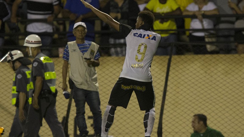 André salva o Corinthians de derrota contra São Bento