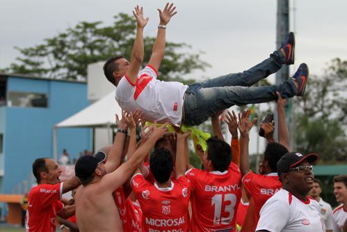 Evaristo Piza foi campeão da A2 em 2014