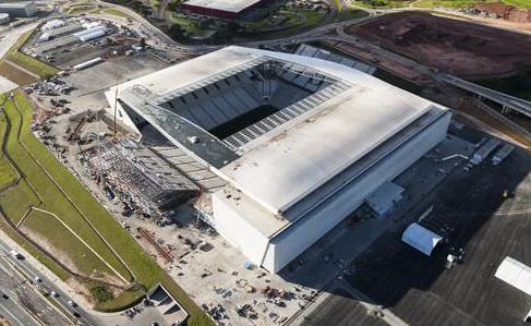 O Corinthians já providenciou os reparos necessários na parte do teto no nível 5 que havia caído no setor Oeste do Itaquerão