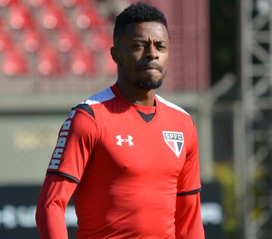 O meio campo Michel Bastos sofreu um estiramento na coxa direita durante o jogo contra a Ponte Preta, na noite desse sábado