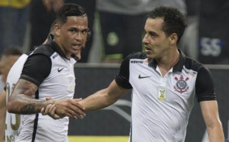 Rodriguinho deu sorte num chute cruzado em cima do apito final