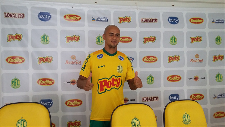Julio Cesar é apresentado pelo Mirassol