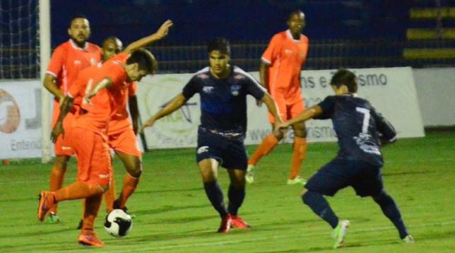 Atibaia voltou a vencer ao golear o São José por 4 a 1 e divide a liderança com Rio Preto. Foto: TIÃO MARTINS