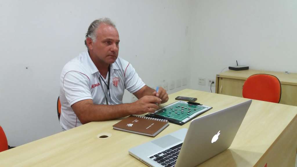 Toninho Cecílio busca retomar bom futebol do Mogi contra o Botafogo