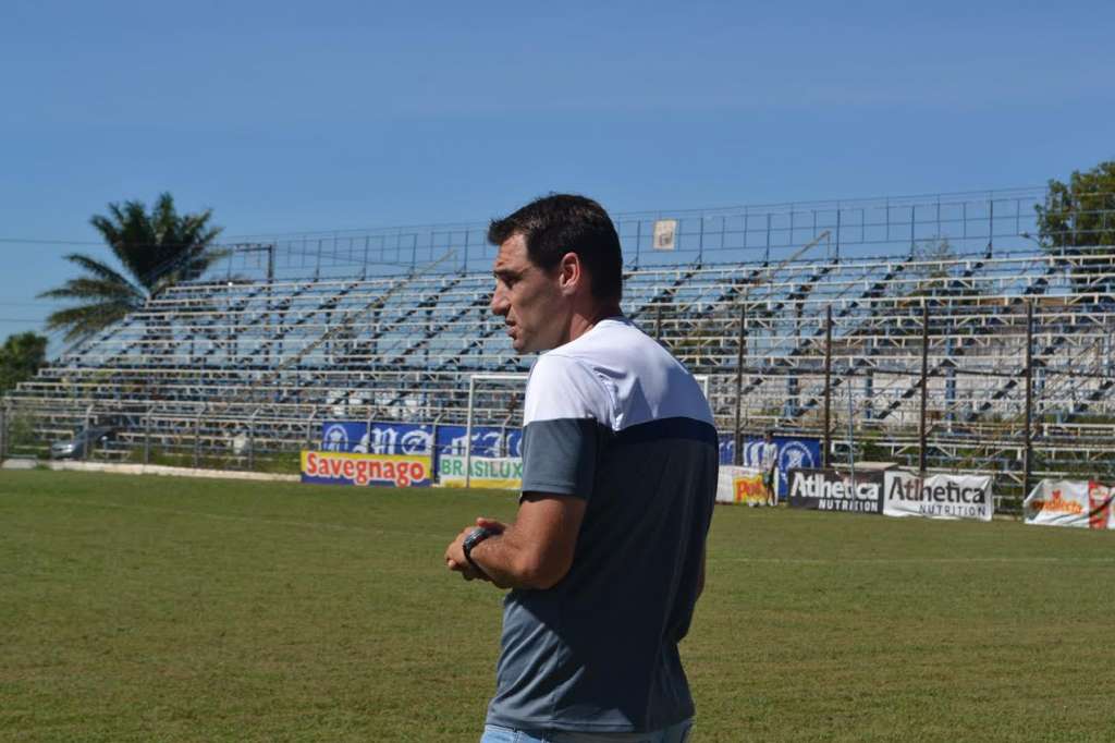 O técnico Wilson Júnior vai fazer sua estreia no comando do Monte Azul 
