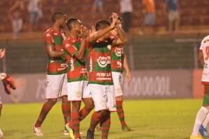 União Barbarense 1 x 2 Portuguesa - Lusa dança o vira, mas segue fora do G8...