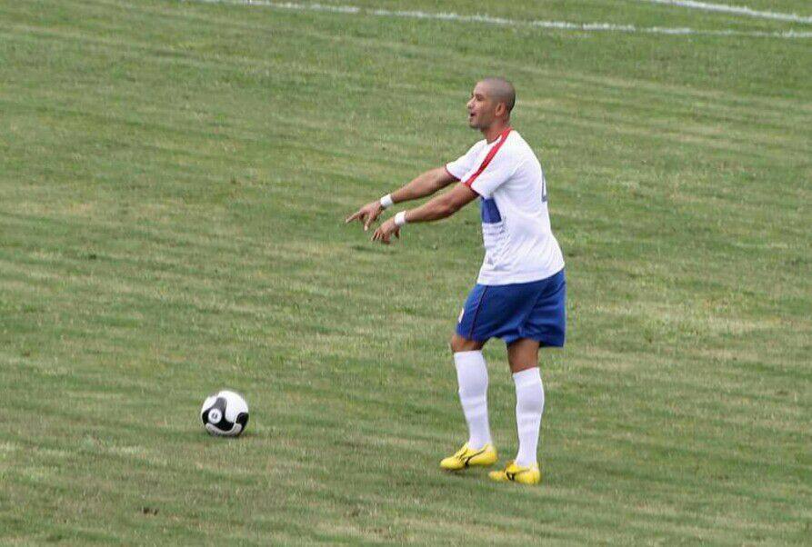 O São Caetano do zagueiro Sandoval continua invicto e agora é líder da série A2. Foto: AD São Caetano Oficial