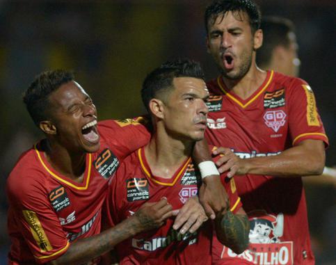 Rodrigo Andrade fez dois gols de pênalti e agora lidera a artilharia do Paulistão com seis gols