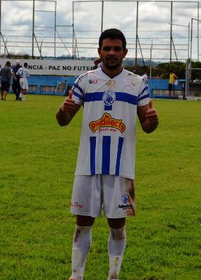 O atacante Medina (Foto) fez um dos gols da partida. Foto: Maury Júnior