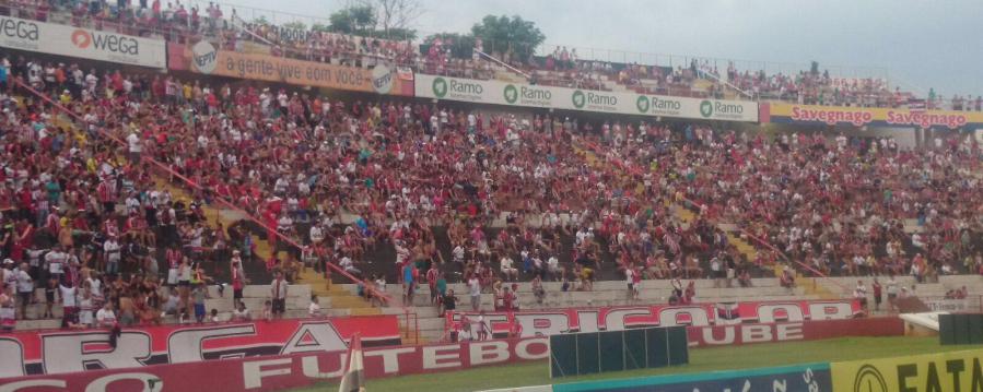 Torcida tricolor marcou presença no estádio Santa Cruz com o projeto Futebol Sustentável