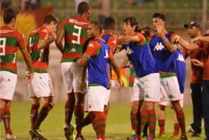 Portuguesa 3 x 2 Independente - Lusa vira com gols de ex-corintiano e volta ao G8