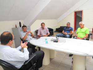 Paulistão: Flávio Araújo traz comissão e inicia trabalho no Mogi Mirim