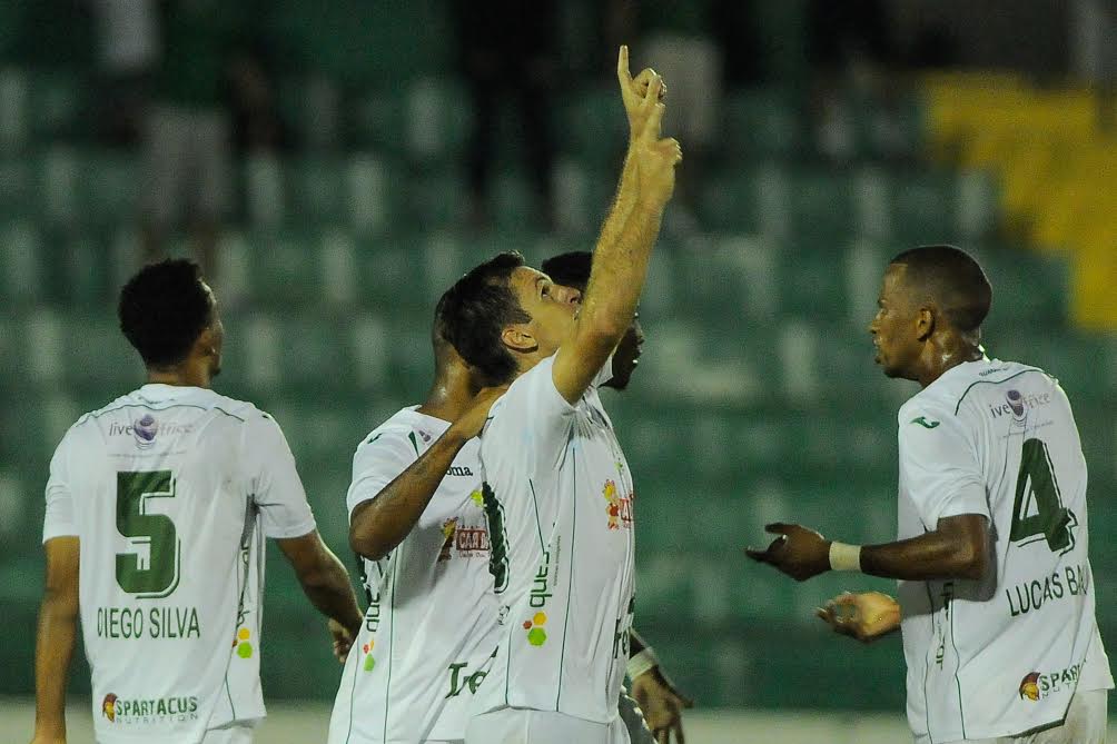 Fumagalli marcou aos 44 minutos do segundo tempo e salvou Guarani de novo vexame - Rodrigo Villalba/GFC