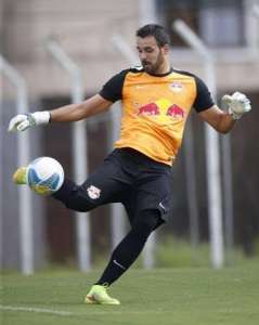 Paulistão: Goleiro breca euforia e prega cautela no Red Bull Brasil