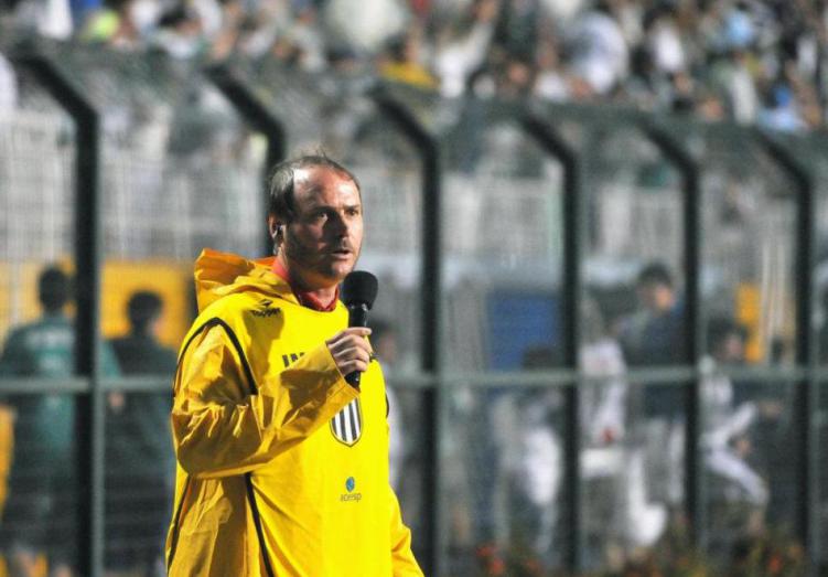 Repórter Emerson Secco da Rádio Alvorada