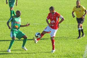 Noroeste 0 x 2 Rio Preto - Jacaré frustra estreia de Vitor Hugo e dorme na liderança