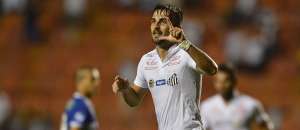 Paulistão: Longuine comemora gol e ganha elogios de Ricardo Oliveira no Santos