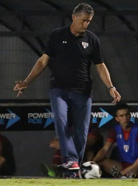 Bauza com muitos jogadores sem qualidade no São Paulo