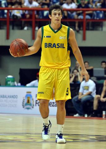 Ricardo sofreu ruptura no ligamento cruzado anterior do joelho direito e está fora dos Jogos Olímpicos do Rio