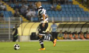 Paulistão: PM 'agride' torcedor após confronto de organizadas do Santos