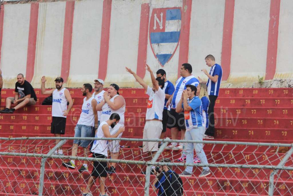 A torcida nacionalina comemorou o reencontro do time com a vitória. (Foto: Luciano Santoliv / ANAC)